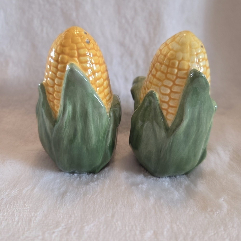 Half Shucked Corn On the Cob Salt and Pepper Shakers Ceramic - Picture 5 of 9